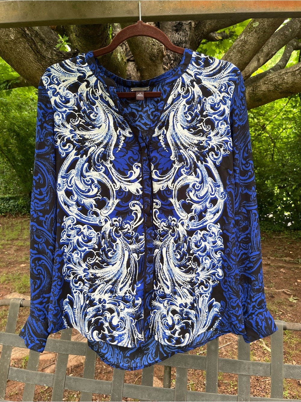 Dana Buchanan Blue and White Printed Long-Sleeve  lightweight Women's Top L 6